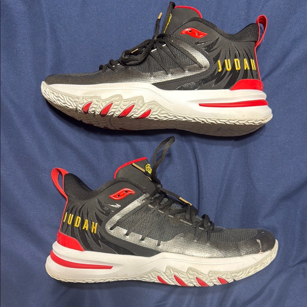 Unitus - Judah Black and Red Athletic Sneakers